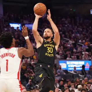 Young Rockets Guards Outduel A Fading Curry