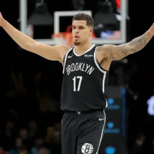 Warriors Target Elite Forward To Support Curry