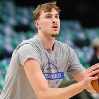 Flagg Talks Rivalry With Knueppel for ROY