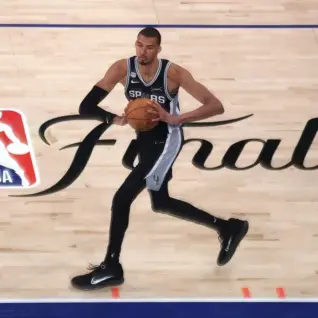 Spurs Rebuild Starts With Tough Fox Choice